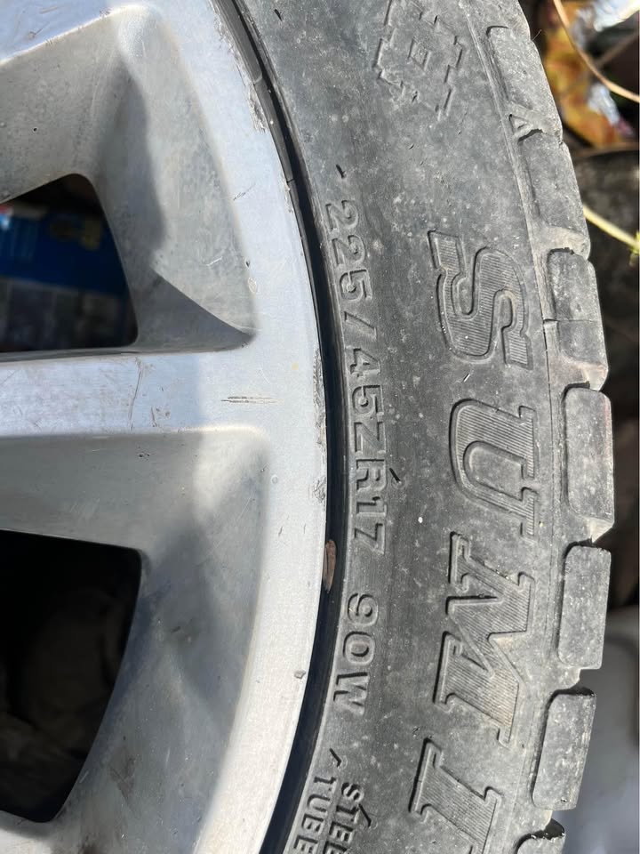 Opel astra mag rim n tyres - Private Seller
