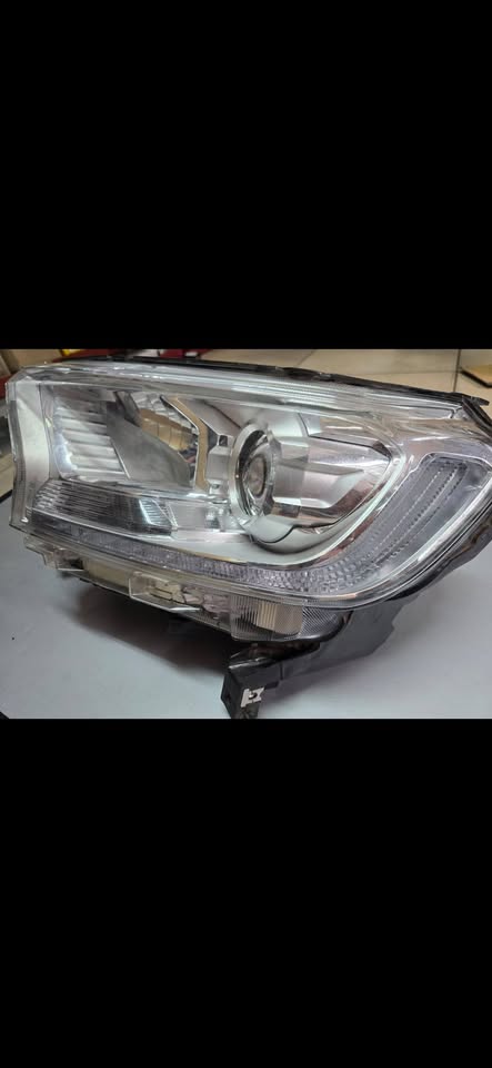 Ford ranger T7 headlight - Private Seller Ford ranger T7 headlight - Private Seller