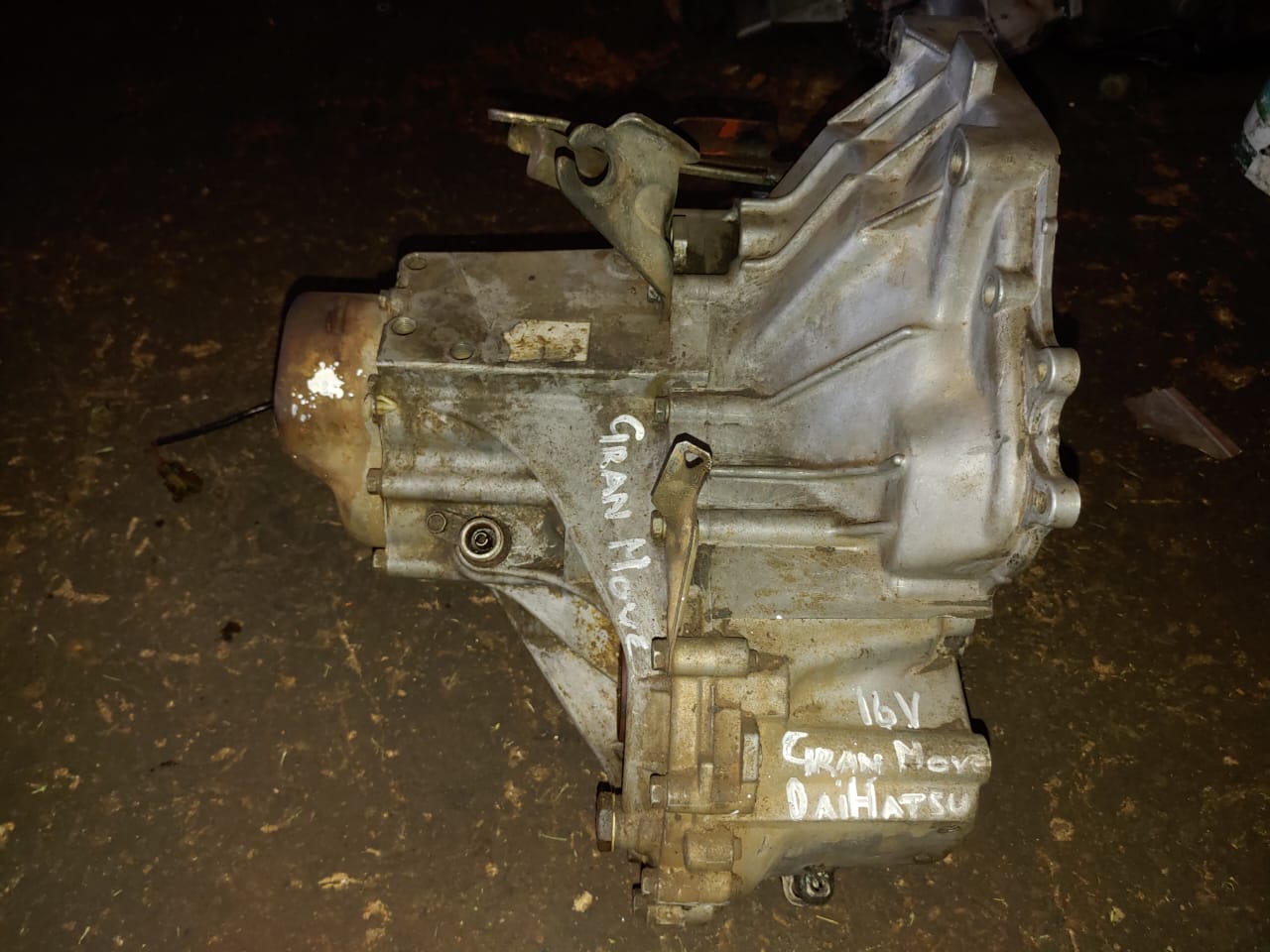 DAIHATSU GRAND MOVE GEARBOX FOR SALE