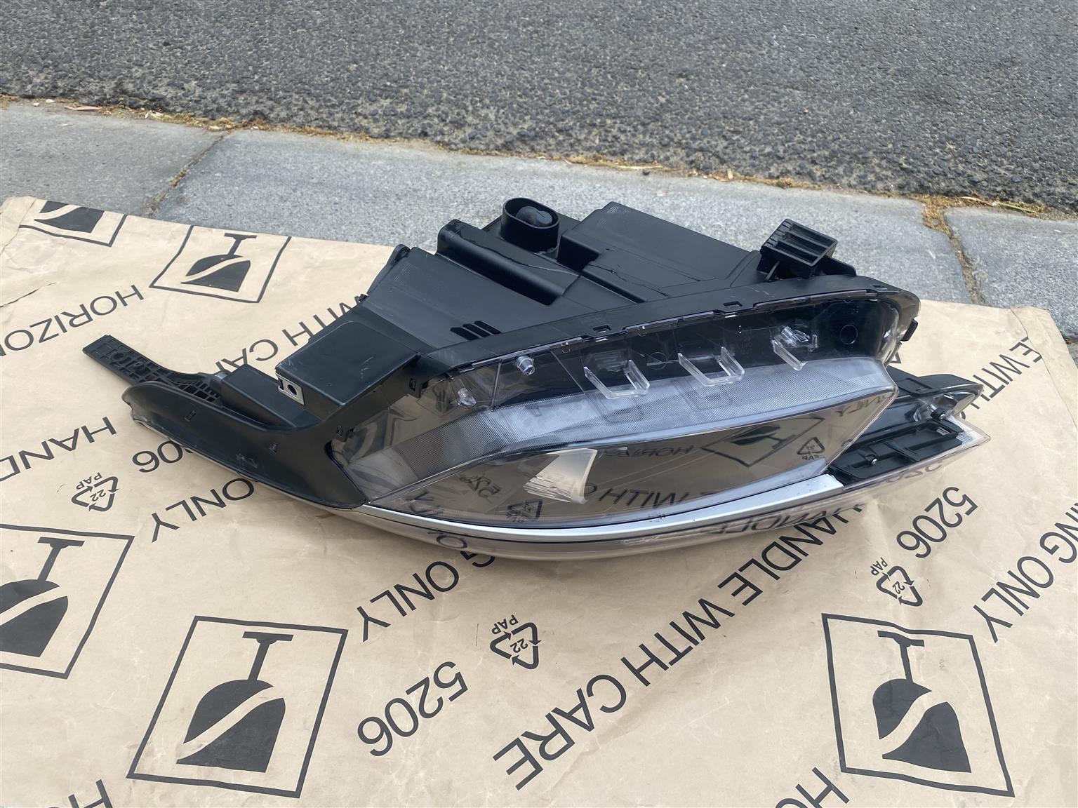 2023 KIA SELTOS EX LED HEADLIGHT LEFT SIDE FOR SALE. IN PRISTINE CONDITION - Private Seller 2023 KIA SELTOS EX LED HEADLIGHT LEFT SIDE FOR SALE. IN PRISTINE CONDITION - Private Seller