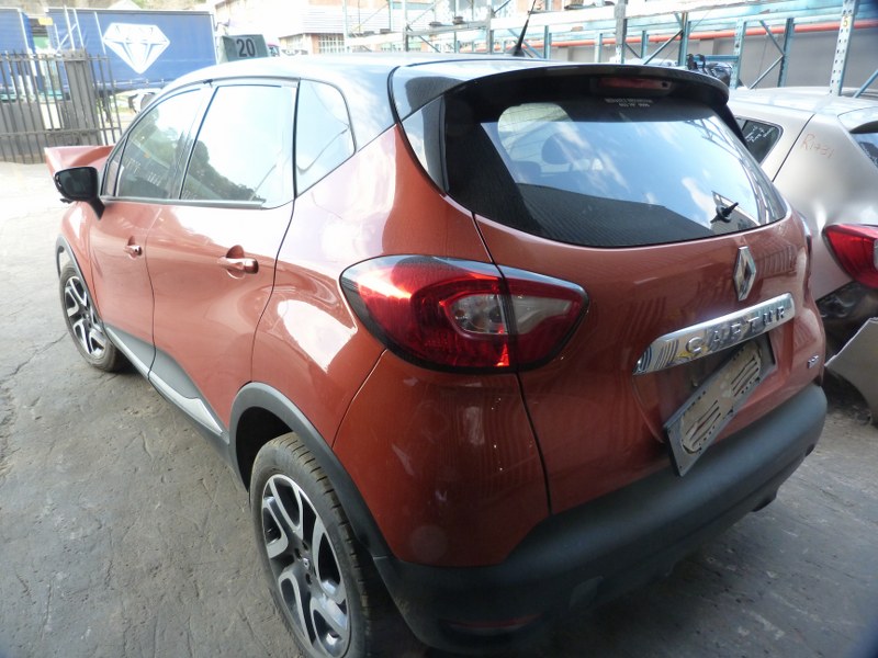 Renault Captur 900T Dynamique Manual H4B - 2015 SPARESBOYZ STRIPPING FOR SPARES - Private Seller