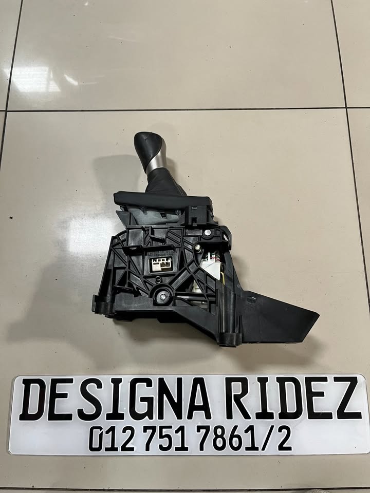 LEXUS NX200T GEAR SHIFTER ASSEMBLY AVAILABLE. - Private Seller