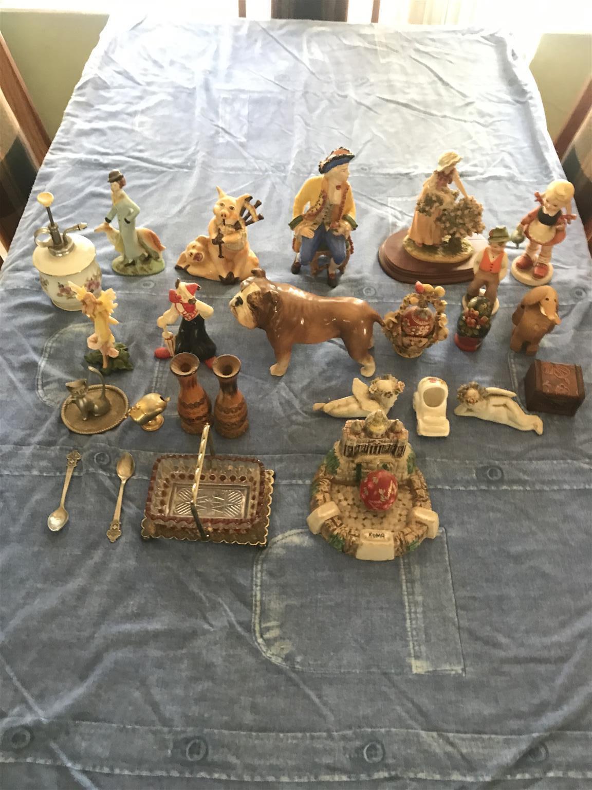 Figurines porcelain dolls colectables