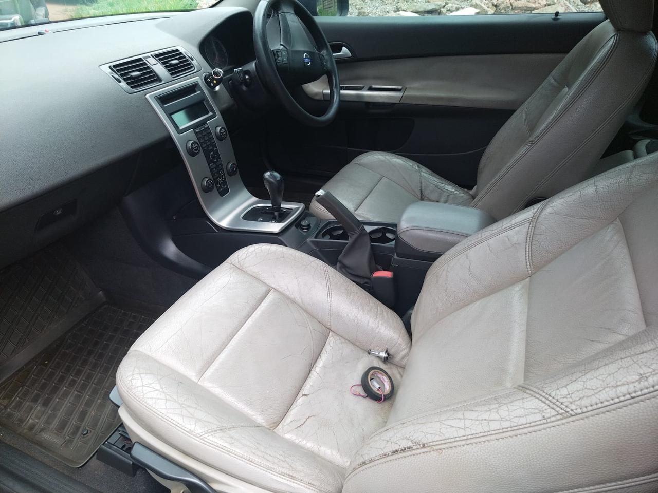 STRIPPING VOLVO C30 2.5 T5 FOR PARTs - Private Seller