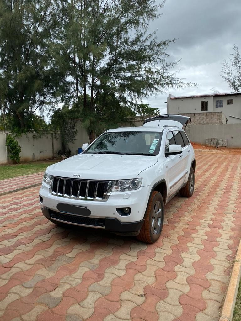 JeepGrand Cherokee 2013 3.6 v6 petrol Limited - Private Seller JeepGrand Cherokee 2013 3.6 v6 petrol Limited - Private Seller