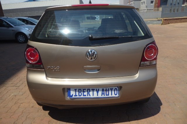Volkswagen Polo vivo 2016 Manual  1,4 Brown