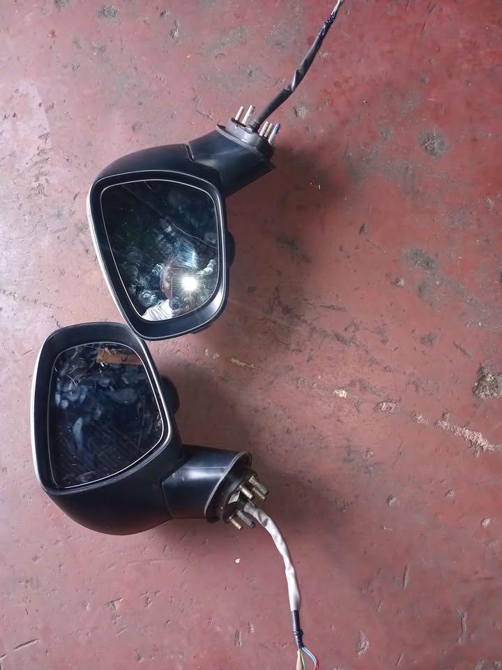 Suzuki Beleno electric side mirrors with cameras