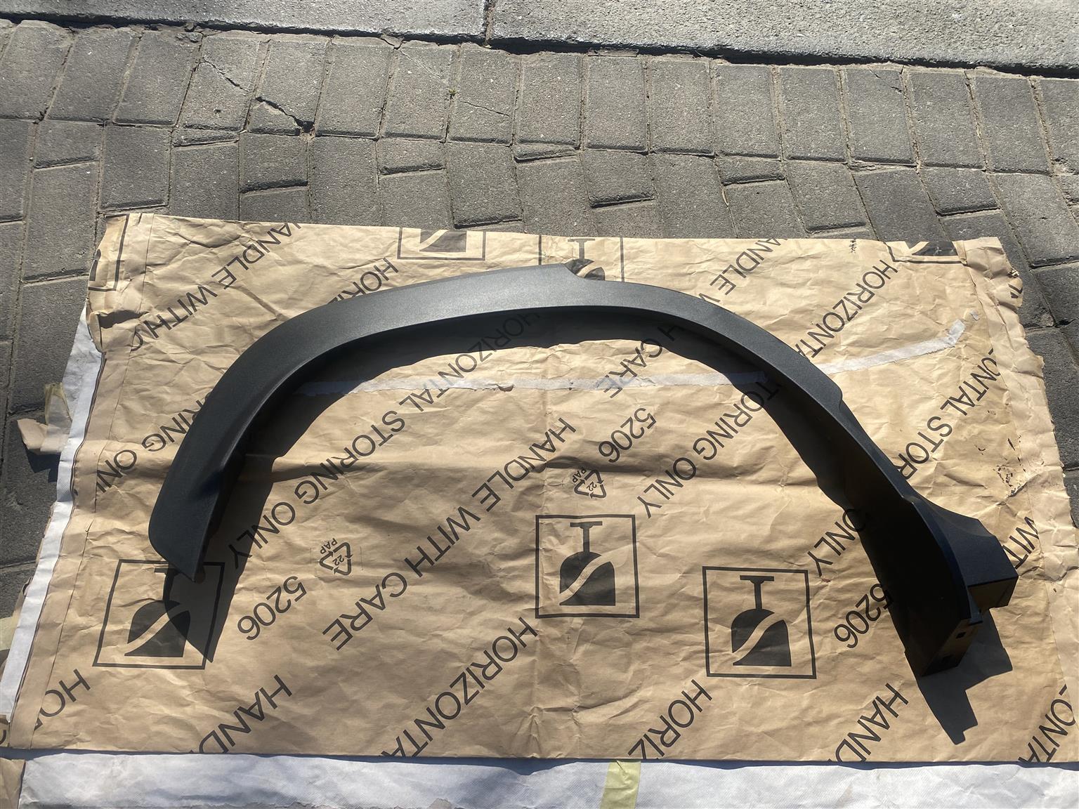 2025 TOYOTA COROLLA CROSS RIGHT REAR FENDER ARCH MOULDING FOR SALE - Private Seller