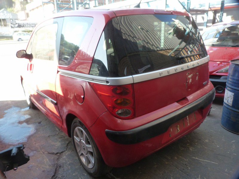 Peugeot 1007 1.6 16V 2-Tronic AT Red - 2007 STRIPPING FOR SPARES - Private Seller