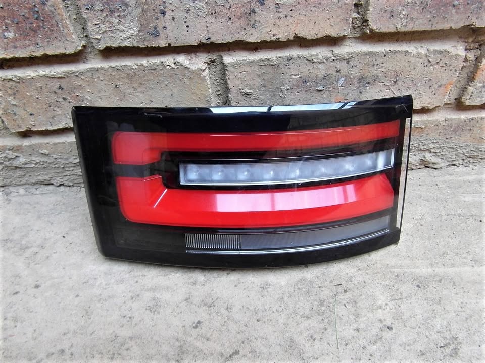 Range Rover Sport Tailight AutoEZI - Private Seller Range Rover Sport Tailight AutoEZI - Private Seller