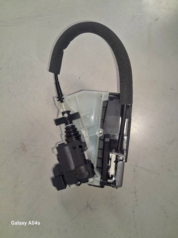 FORD ECOSPORT 2013 & UPWARDS BOOTLOCK FOR SALE - Private Seller FORD ECOSPORT 2013 & UPWARDS BOOTLOCK FOR SALE - Private Seller