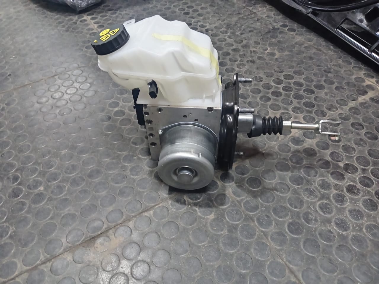 2024 FORD RANGER T9 COMPLETE ABS PUMP - Private Seller