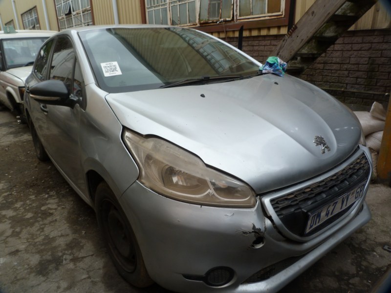 2015 PEUGEOT 208 1.6 VTI ALLURE 5DOOR - Private Seller 2015 PEUGEOT 208 1.6 VTI ALLURE 5DOOR - Private Seller