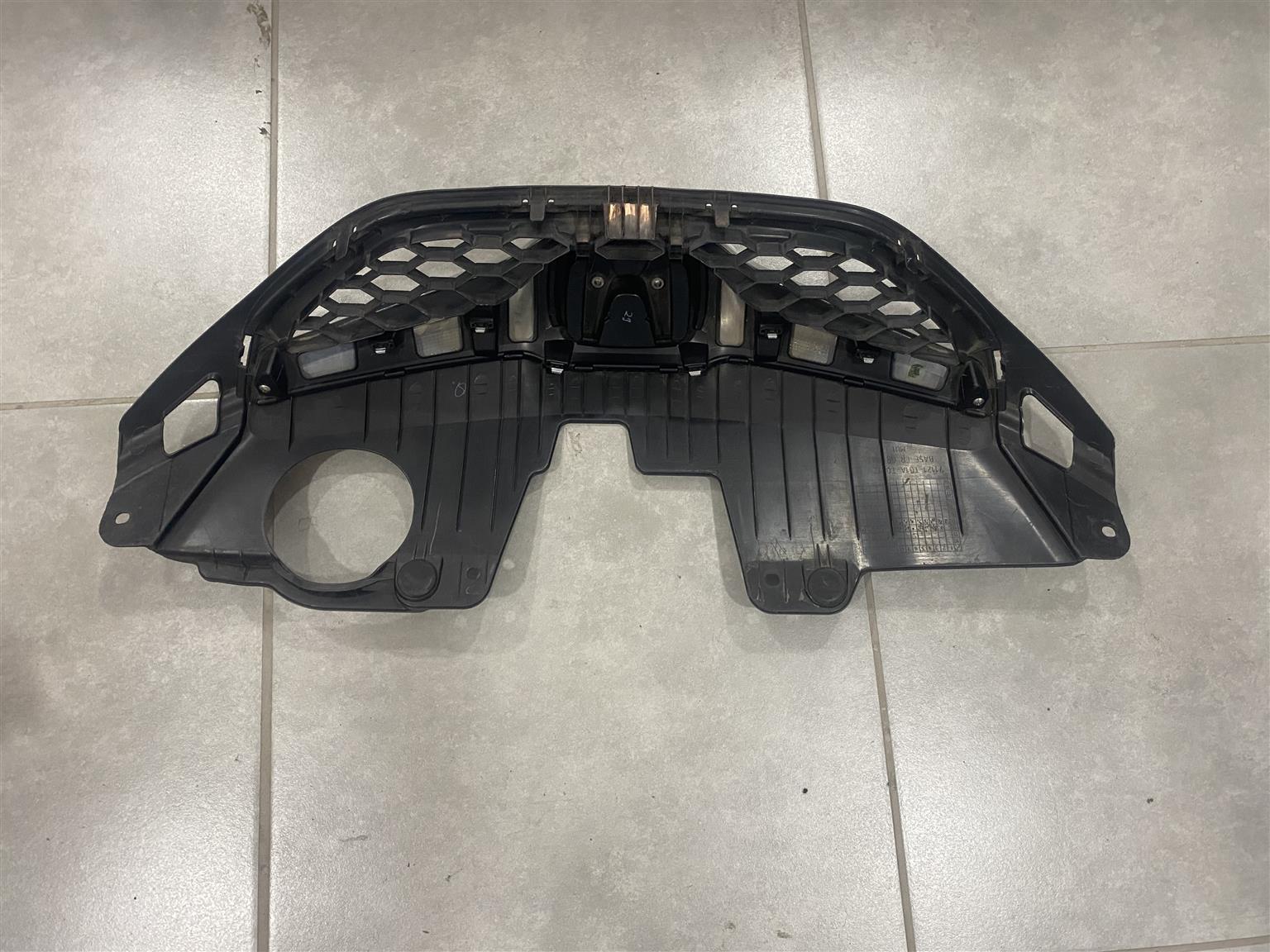 2015 HONDA BRIO RADIATOR GRILLE FOR SALE. IN EXCELLENT CONDITION - Private Seller