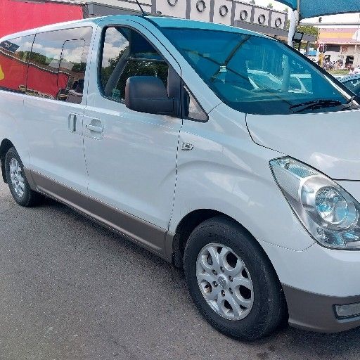 Used 2015 Hyundai H-1 2.5VGTi bus Elite 9-seater - Private Seller Used 2015 Hyundai H-1 2.5VGTi bus Elite 9-seater - Private Seller