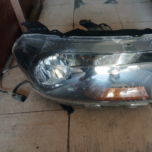 Ford ranger t7 headlight - Private Seller Ford ranger t7 headlight - Private Seller