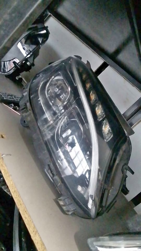Mercedes Benz w205 double xenon headlights