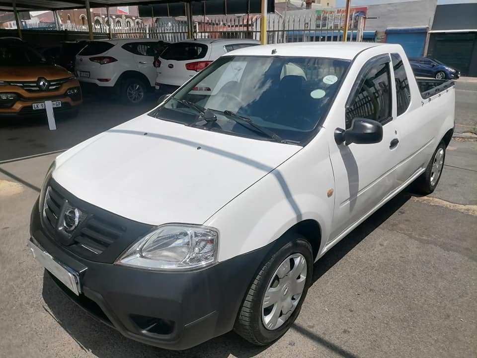 2017 Nissan Np200 1.6i Bakkie with a Service history