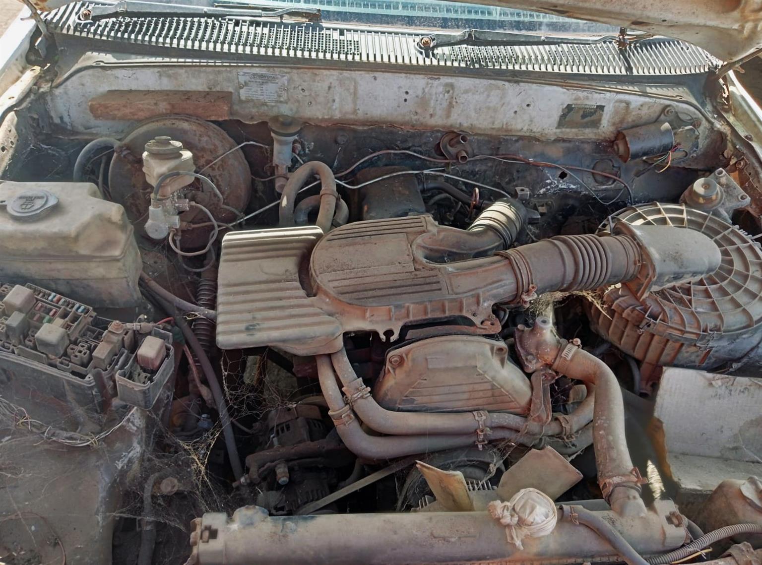 2002 Toyota Hilux 2.4D - Stripping for Spares