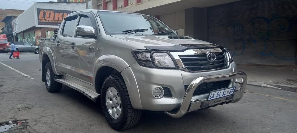 2007 TOYOTA HILUX DOUBLE CAB 3.0 D4D 4X2 MANUAL TRANSMISSION
