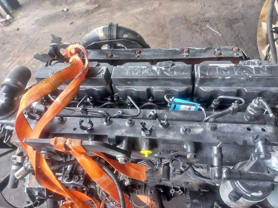 Truck and bus engines/gearboxes available