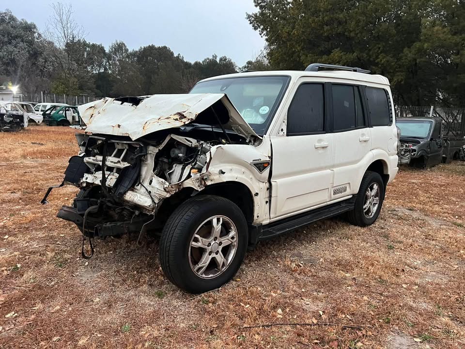 Mahindra S10 SUV Stripping For Parts @Circle 7 Used Parts Call Or WhatsApp - Private Seller