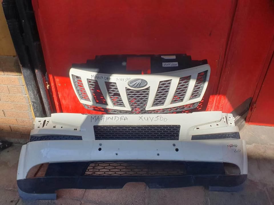 Mahindra XUV500 bumper and Grille - Private Seller Mahindra XUV500 bumper and Grille - Private Seller