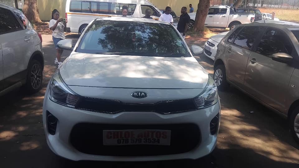 2020 Kia Rio 1.4Tec Automatic white color  Sunroof  Leather Seat  Service History  Reverse Camera  R