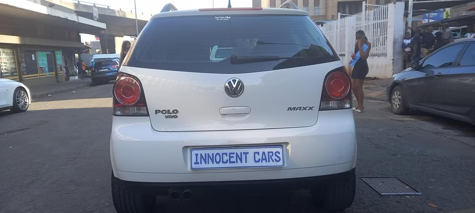 USED 2014 VW POLO VIVO 1.6 MAXX  FSH, MANUAL, WHITE COLOUR