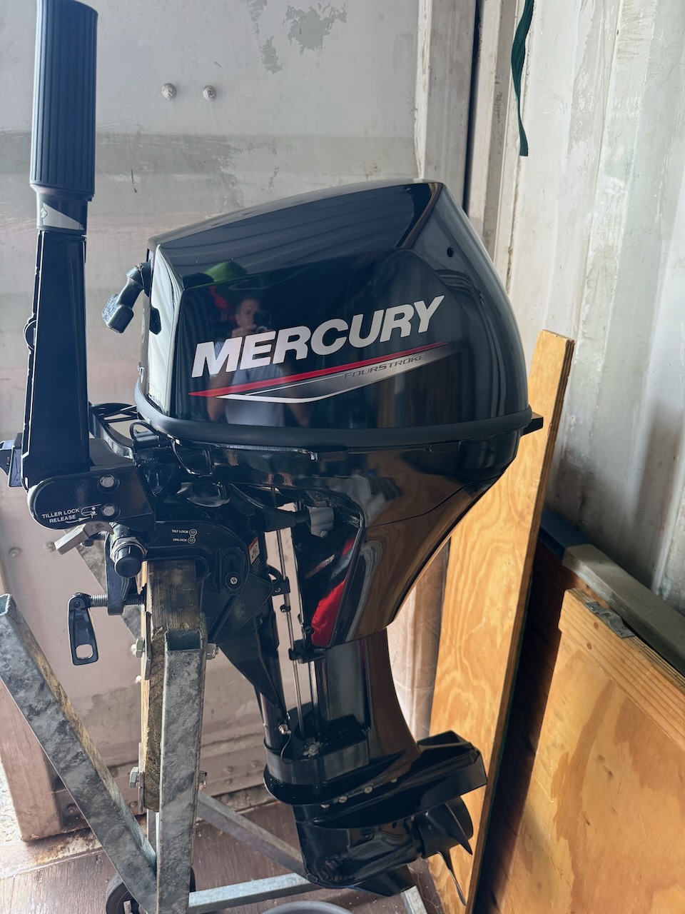 2024 Mercury 9.9hp Outboard Motor Long Shaft Tiller and Fuel Tank