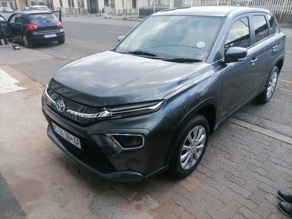 2024 Toyota Urban Cruiser 1.5xs SUV with a nice interior seat and Service book and spare key Reserve