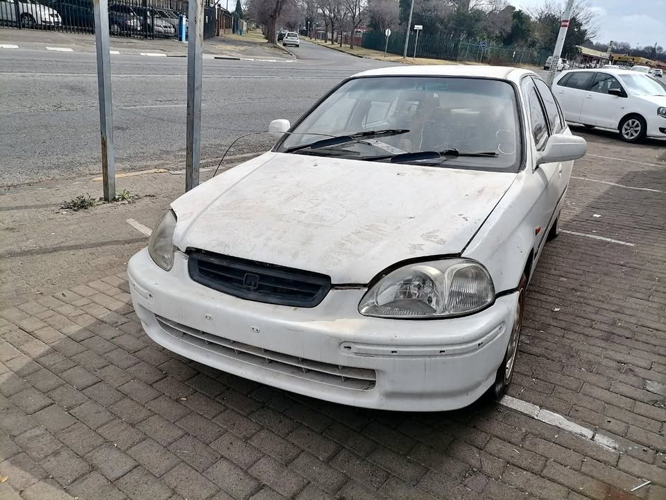 HONDA BALLADE – STRIPPING FOR SPARES