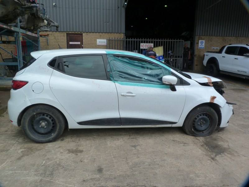 Renault Clio IV 900T Manual White - 2020 SPARESBOYZ STRIPPING FOR SPARES - Private Seller Renault Clio IV 900T Manual White - 2020 SPARESBOYZ STRIPPING FOR SPARES - Private Seller
