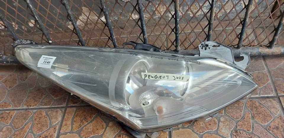 Peugeot 3008 headlight 2009/13 - Private Seller Peugeot 3008 headlight 2009/13 - Private Seller