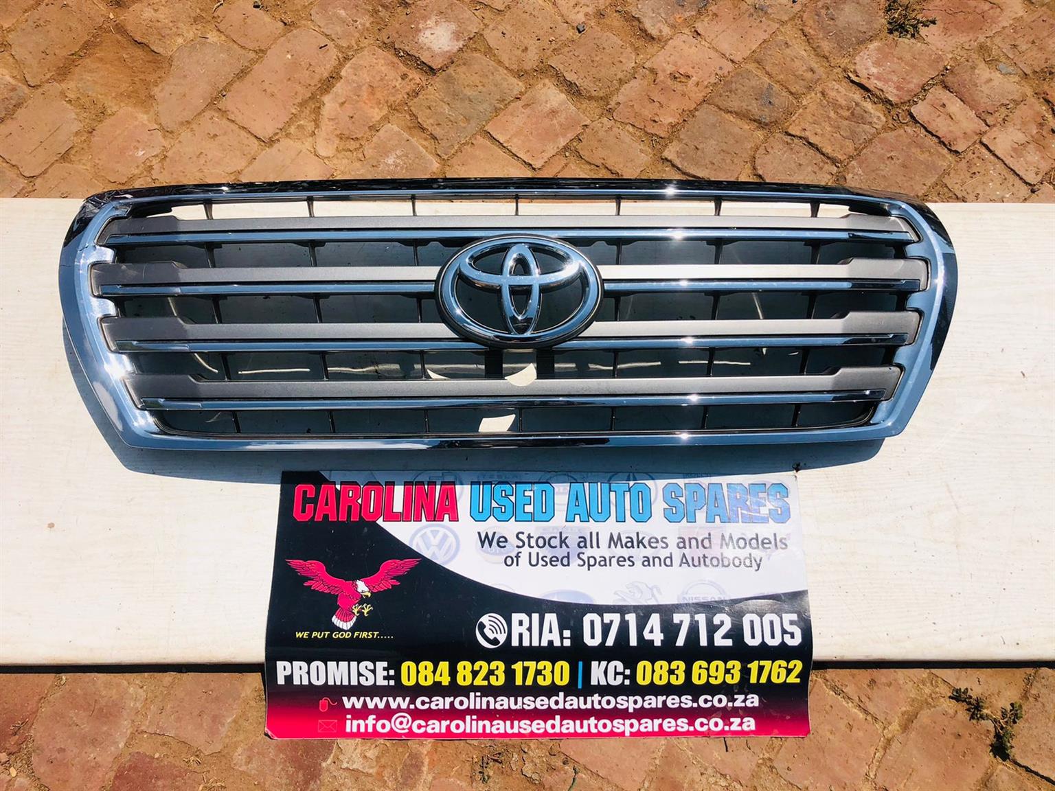 Toyota land cruiser 200 chrome radiator grill - Private Seller Toyota land cruiser 200 chrome radiator grill - Private Seller
