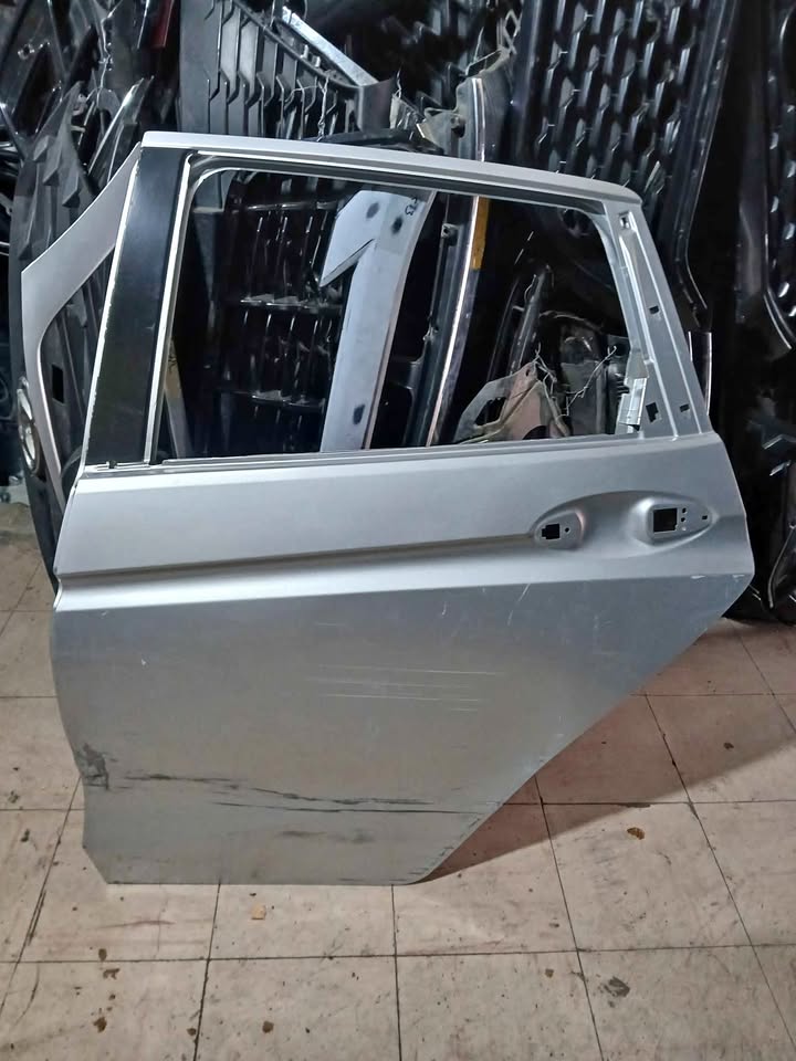Honda wrv door - Private Seller Honda wrv door - Private Seller
