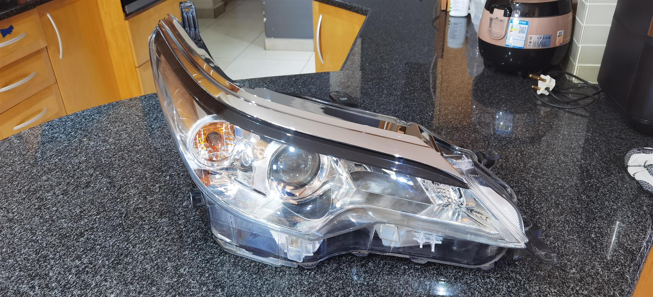2016+ Toyota Fortuner Non-LED headlights - Private Seller 2016+ Toyota Fortuner Non-LED headlights - Private Seller