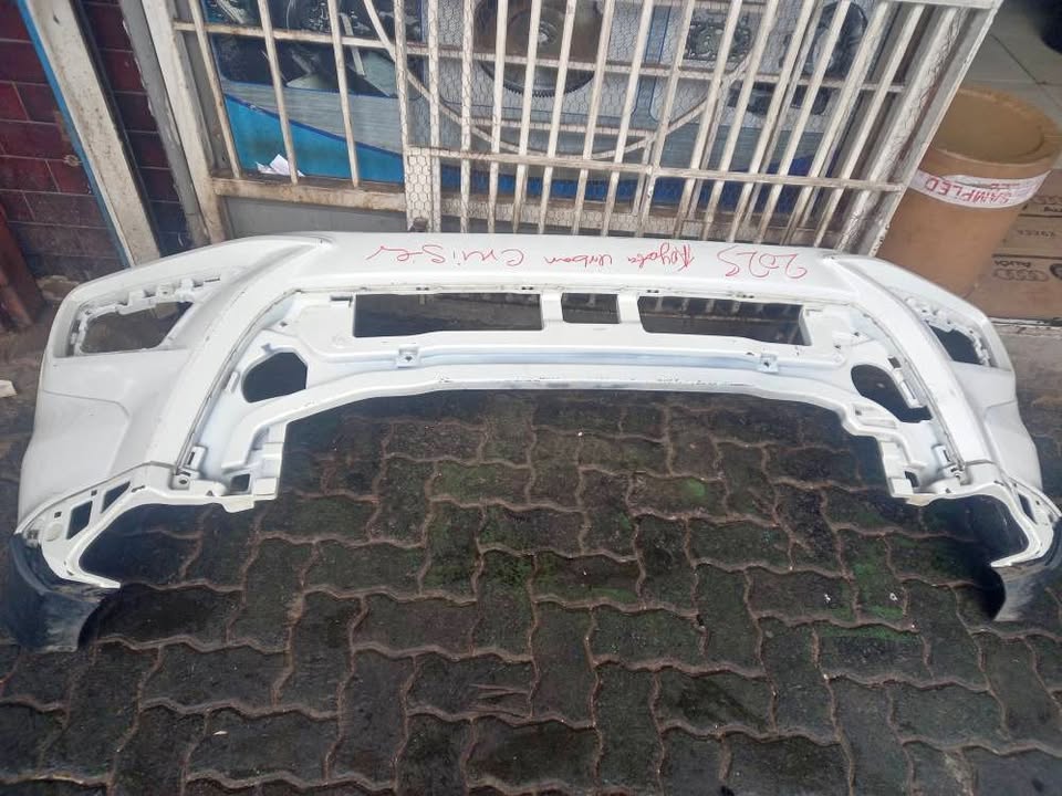 2024 - 2025 TOYOTA URBAN CRUISER FRONT BUMPER SHELL - Private Seller 2024 - 2025 TOYOTA URBAN CRUISER FRONT BUMPER SHELL - Private Seller