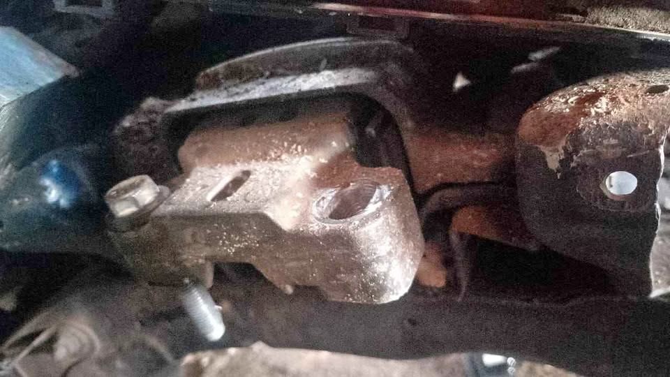 VW golf 5 2.0 TDI LHS mounting VW golf 5 2.0 TDI LHS mounting