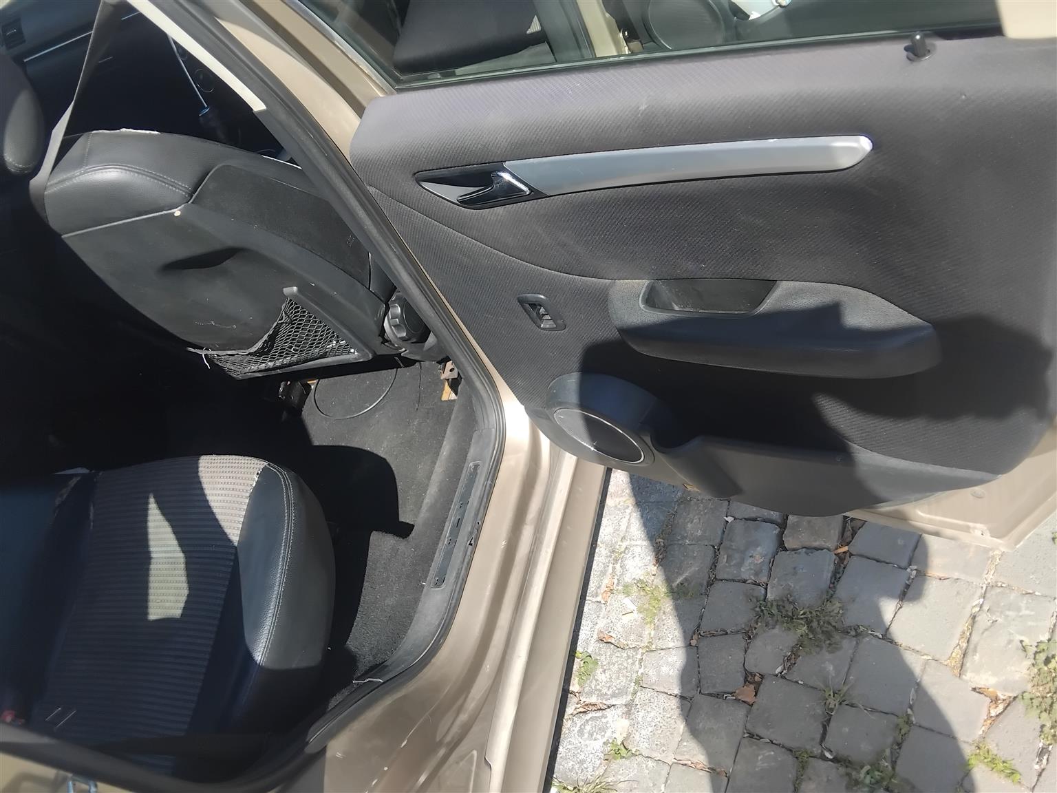 Mercedes-Benz b200 Turbo | Junk Mail Marketplace