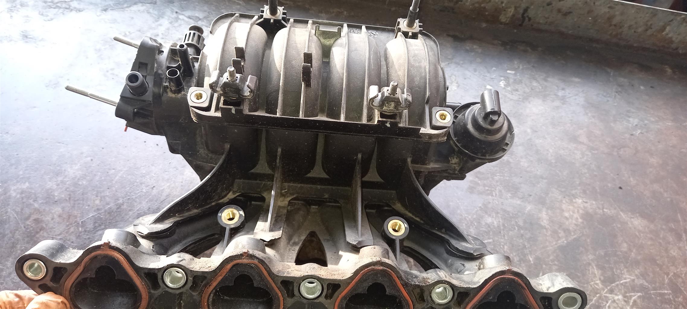 Chevrolet aveo inlet manifold for sale - Private Seller