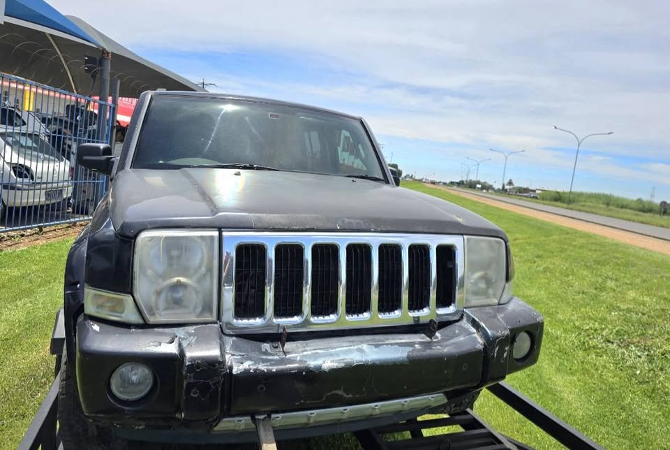 Jeep Commander 3.0CRDi Sport Suv Strippimg For Spare parts - Private Seller Jeep Commander 3.0CRDi Sport Suv Strippimg For Spare parts - Private Seller