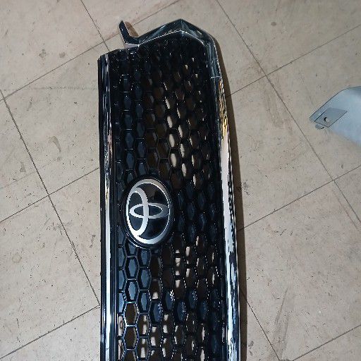 Toyota rumion grill - Private Seller Toyota rumion grill - Private Seller