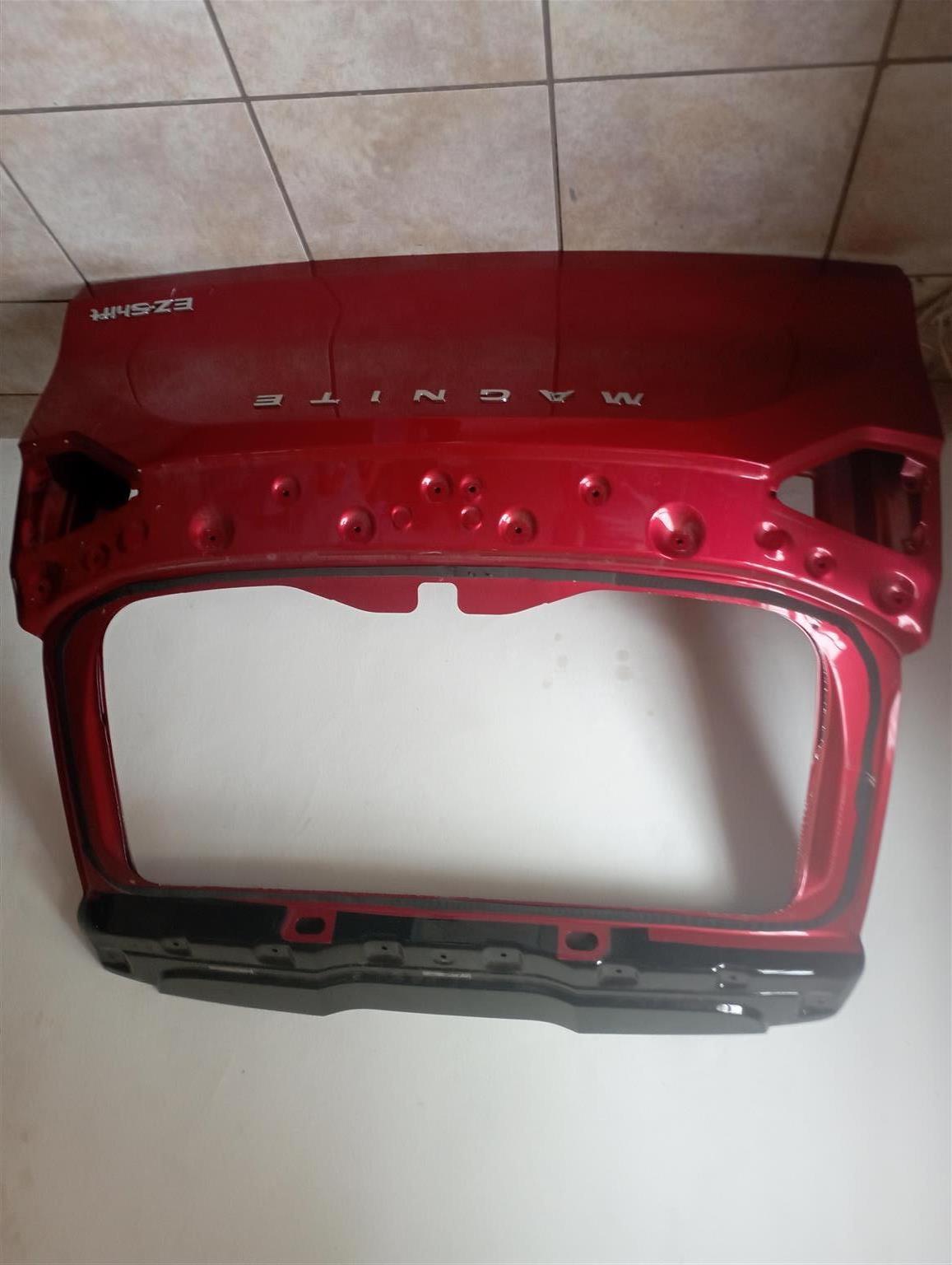 Tailgate Nissan Magnite - Private Seller Tailgate Nissan Magnite - Private Seller