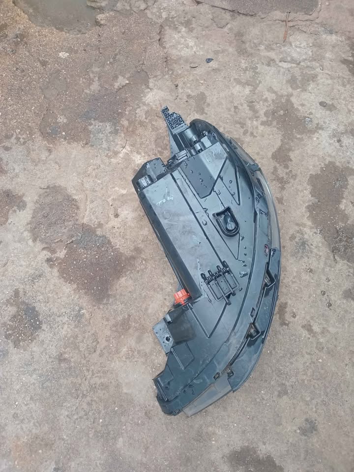 Hyundai i10 grand right side headlight - Private Seller Hyundai i10 grand right side headlight - Private Seller