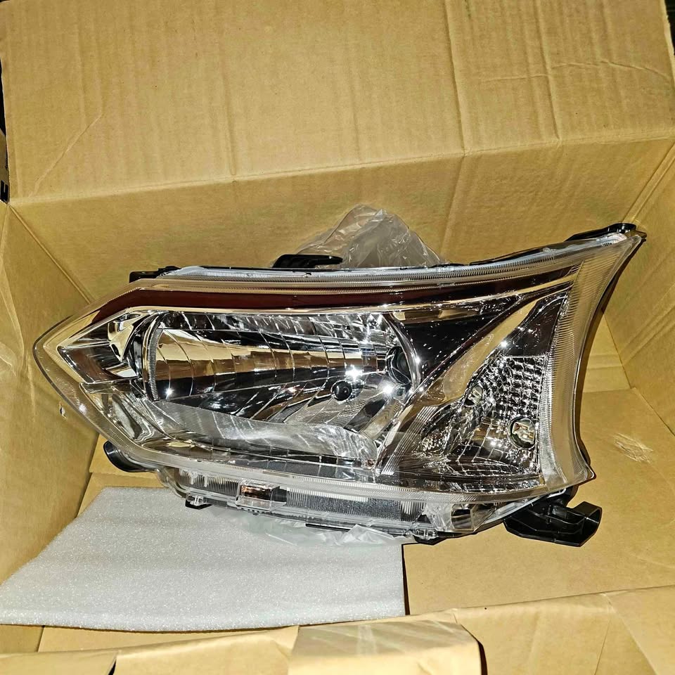 Toyota Avanza Headlights