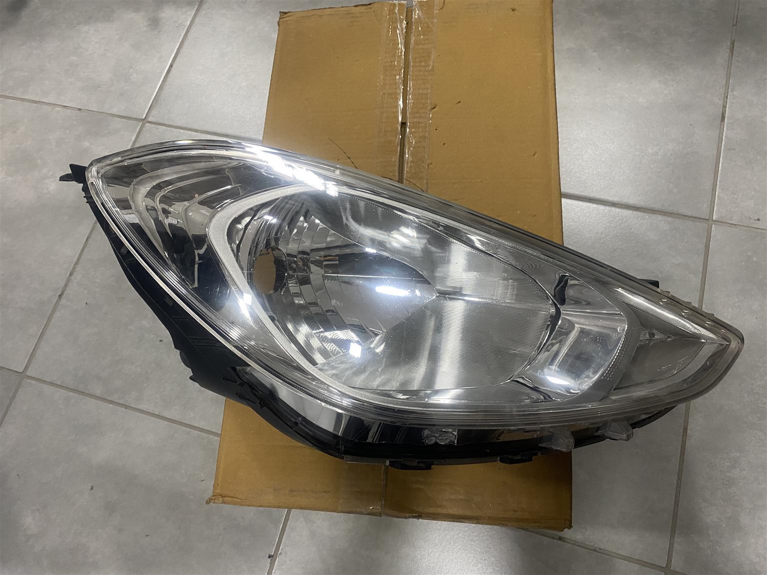 2022 HYUNDAI ATOS HEADLIGHT RIGHT SIDE FOR SALE. IN EXCELLENT CONDITION - Private Seller 2022 HYUNDAI ATOS HEADLIGHT RIGHT SIDE FOR SALE. IN EXCELLENT CONDITION - Private Seller
