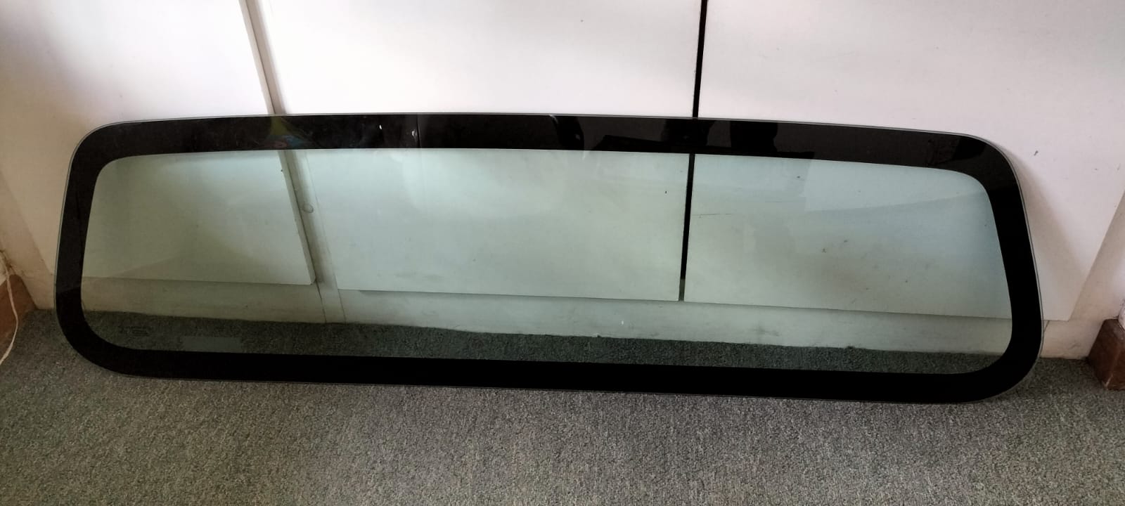 NISSAN NP200 REAR WINDSCREEN - Private Seller NISSAN NP200 REAR WINDSCREEN - Private Seller
