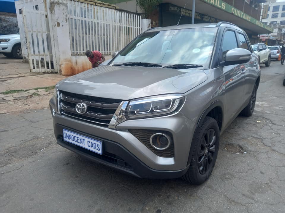 2021 TOYOTA URBAN CRUISE 1.5 PETROL, AUTOMATIC TRANSMISSION, GREY COLOUR, MILEAGE 15000KM,