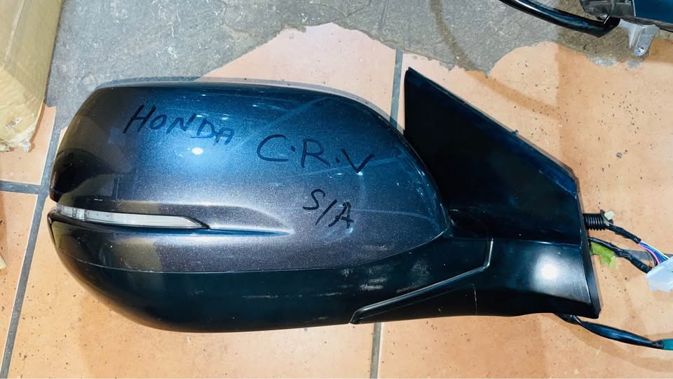 Honda CRV side mirror 2019 - Private Seller Honda CRV side mirror 2019 - Private Seller